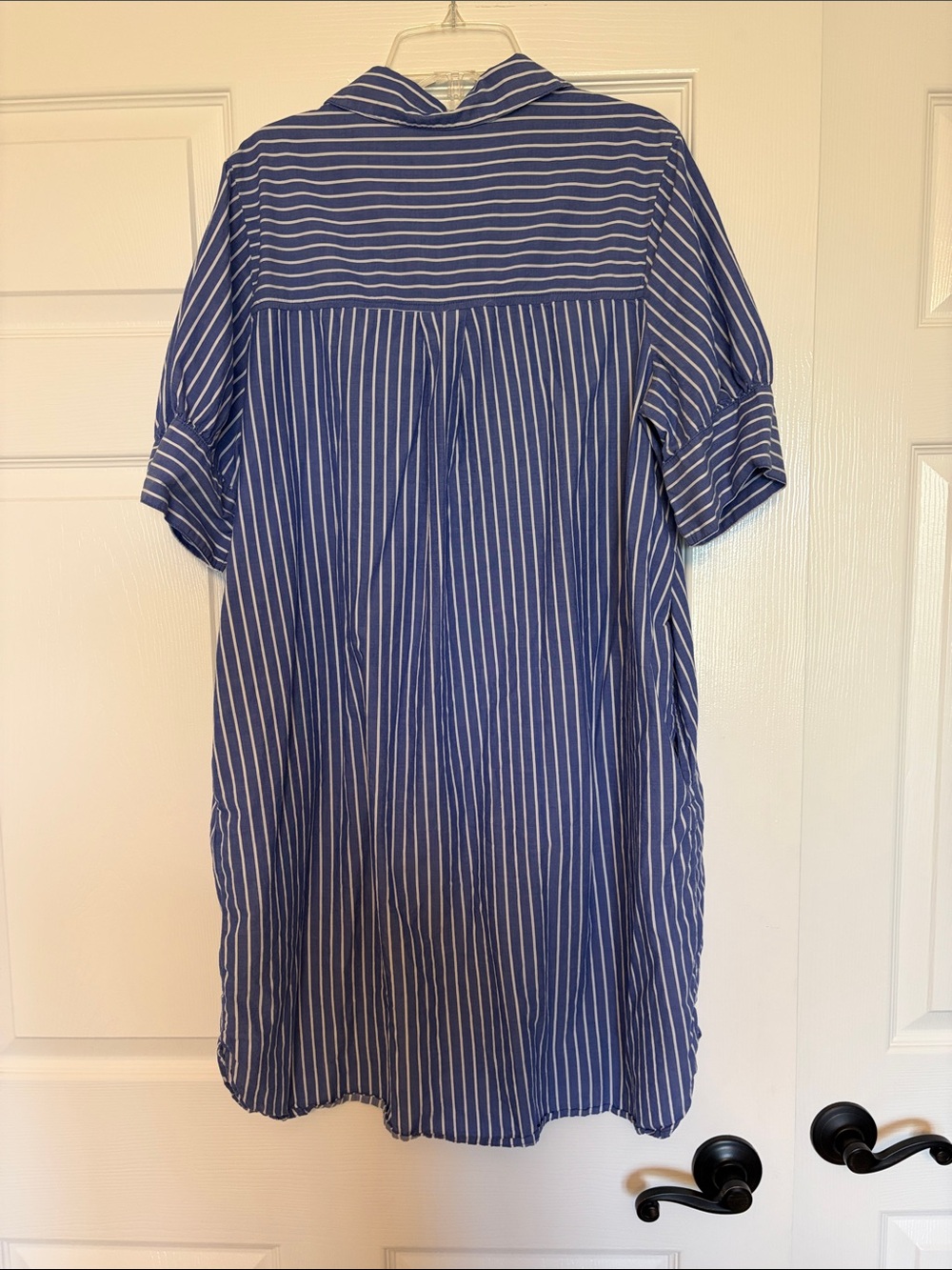 Old Navy Blue and White Striped Collared Shirt - Picture 3 of 4